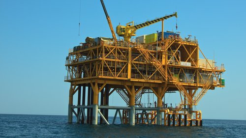 Thị trường kỳ vọng nhu cầu tăng, giá xăng chạm đỉnh 6 tuần